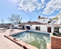 Wiederverkauf - Villa - Marbella - Nueva Andalucía