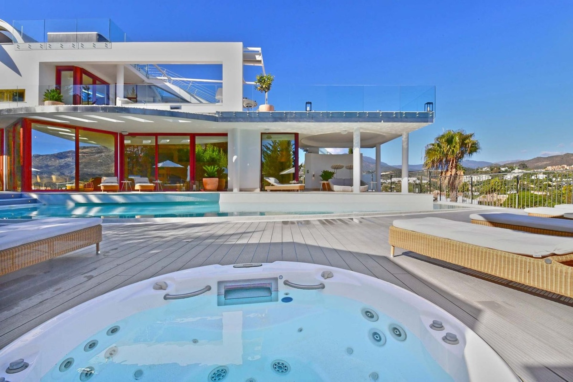 Wiederverkauf - Villa - Marbella - Nueva Andalucía