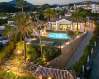 Wiederverkauf - Villa - Marbella - Nueva Andalucía