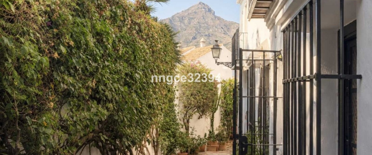 Wiederverkauf - Villa - Marbella - Nueva Andalucía