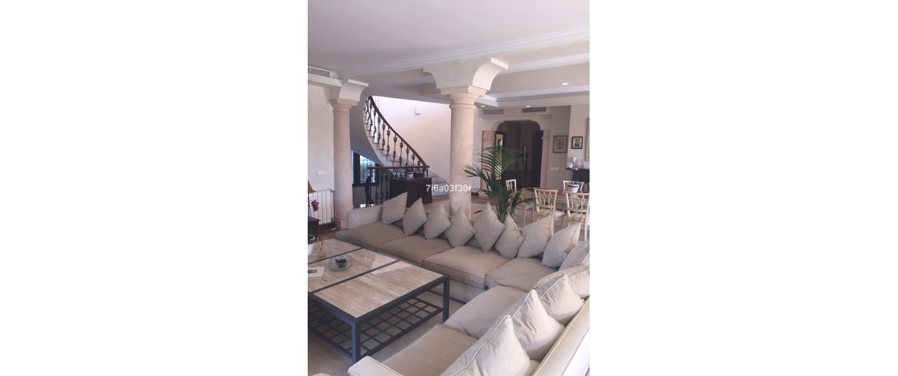 Wiederverkauf - Villa - Marbella - Nueva Andalucía