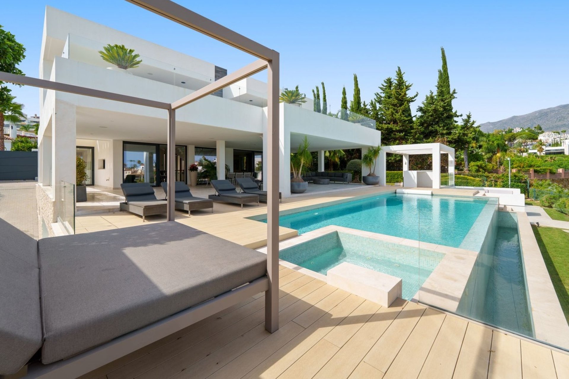 Wiederverkauf - Villa - Marbella - Nueva Andalucía
