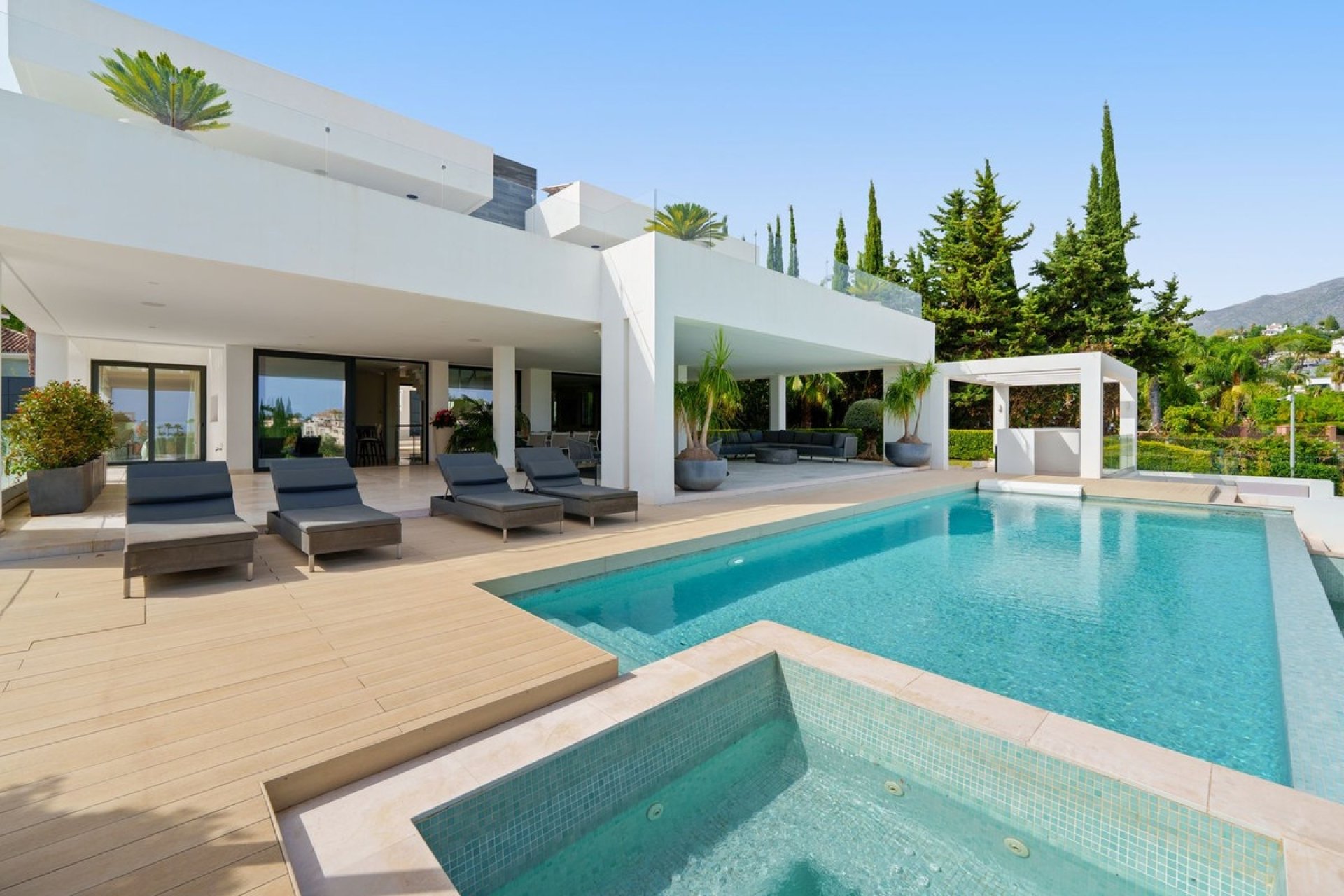 Wiederverkauf - Villa - Marbella - Nueva Andalucía