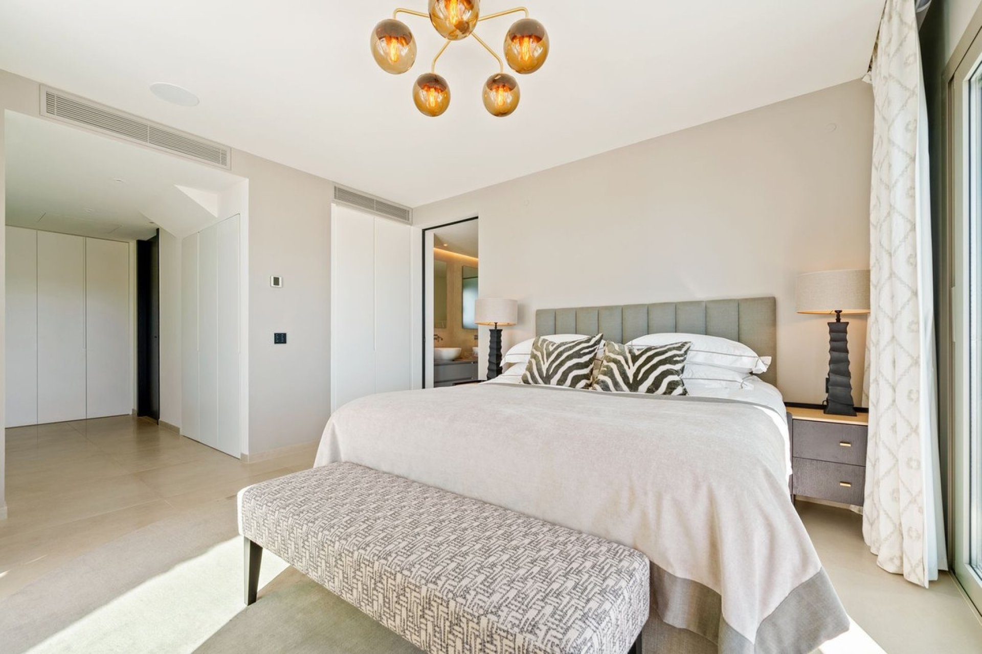 Wiederverkauf - Villa - Marbella - Nueva Andalucía