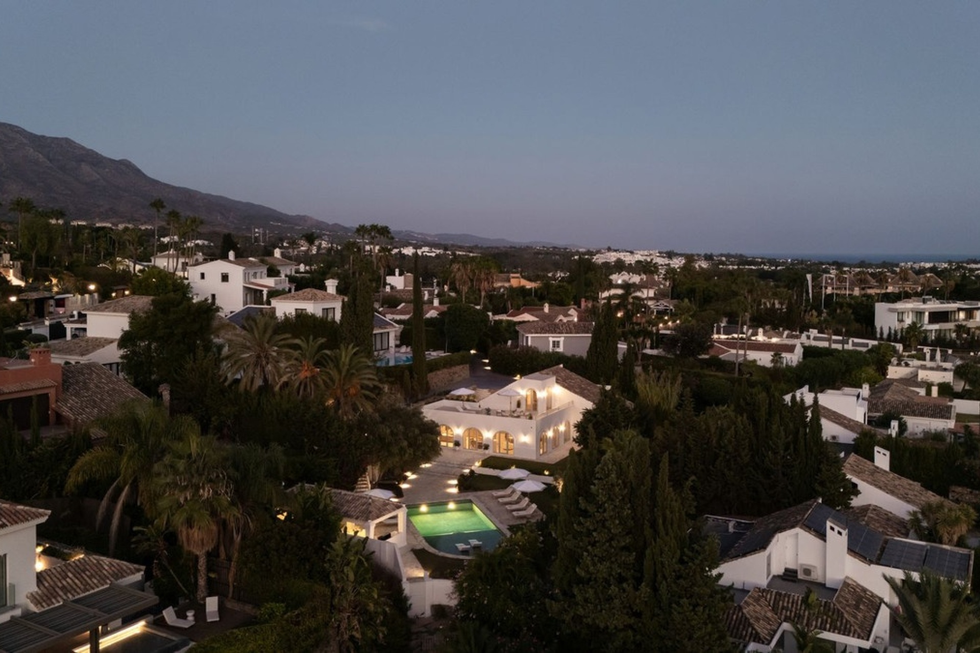 Wiederverkauf - Villa - Marbella - Nueva Andalucía