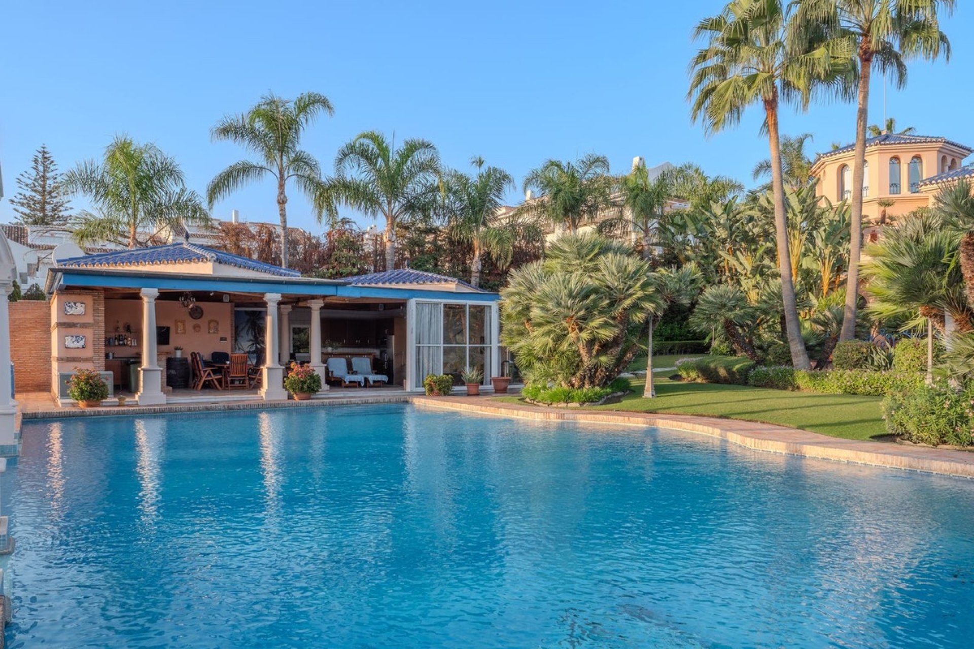 Wiederverkauf - Villa - Marbella - Nueva Andalucía