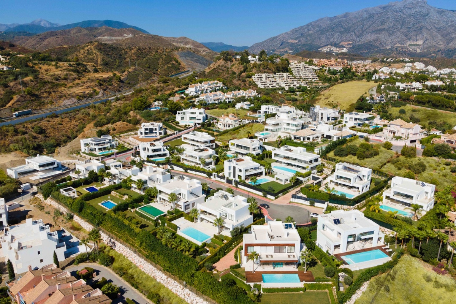 Wiederverkauf - Villa - Marbella - Nueva Andalucía