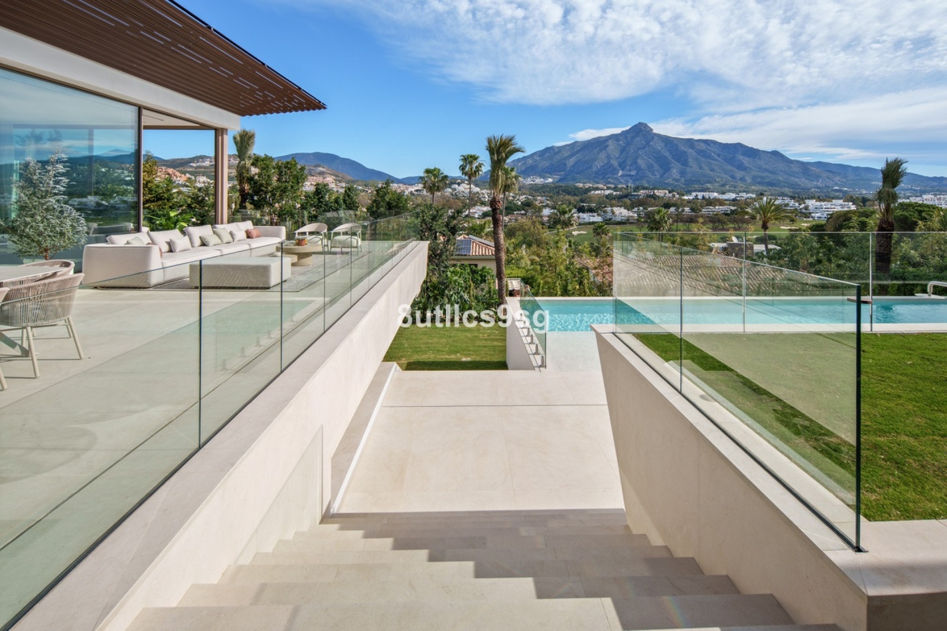 Wiederverkauf - Villa - Marbella - Nueva Andalucía