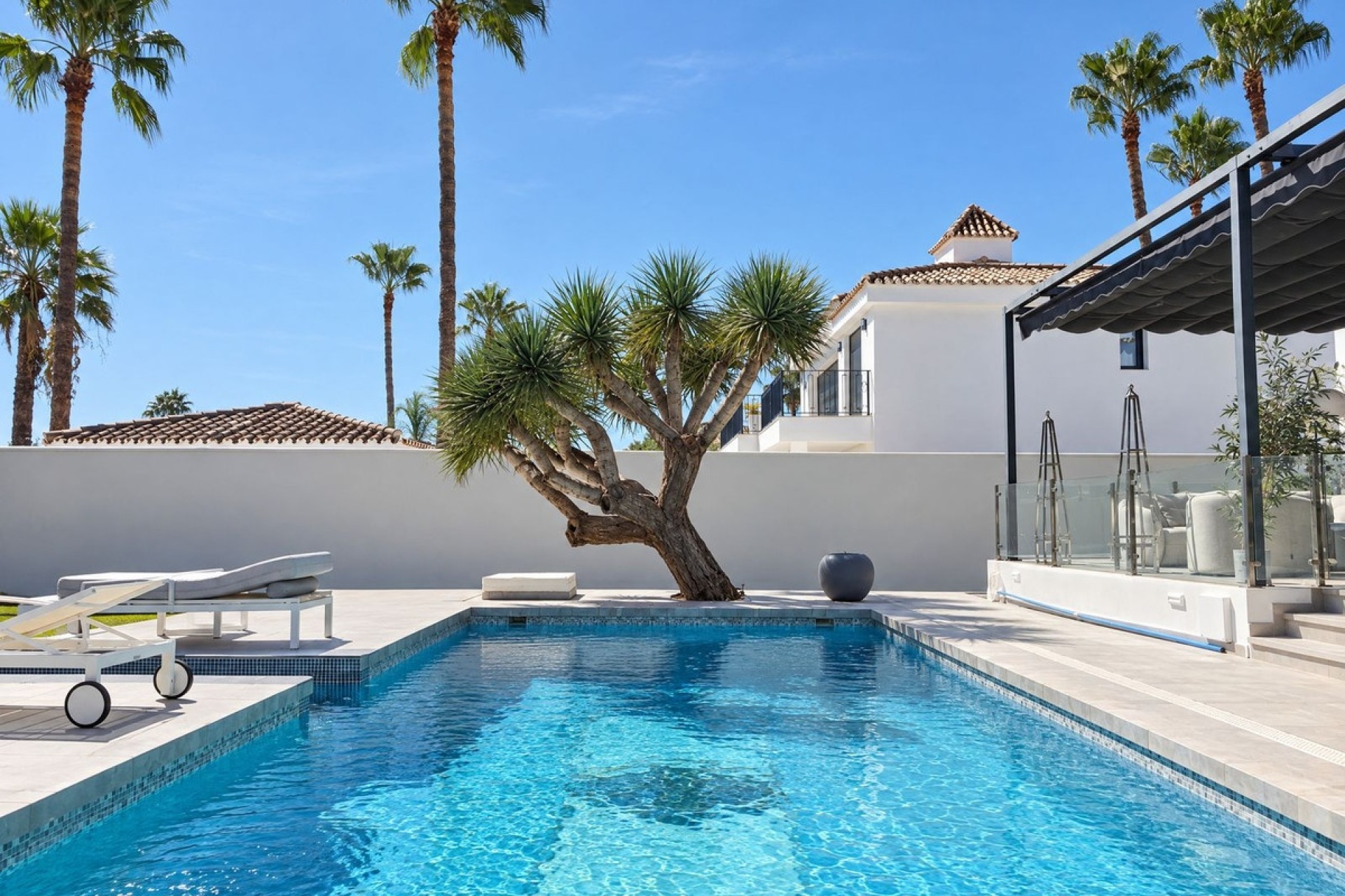 Wiederverkauf - Villa - Marbella - Nueva Andalucía