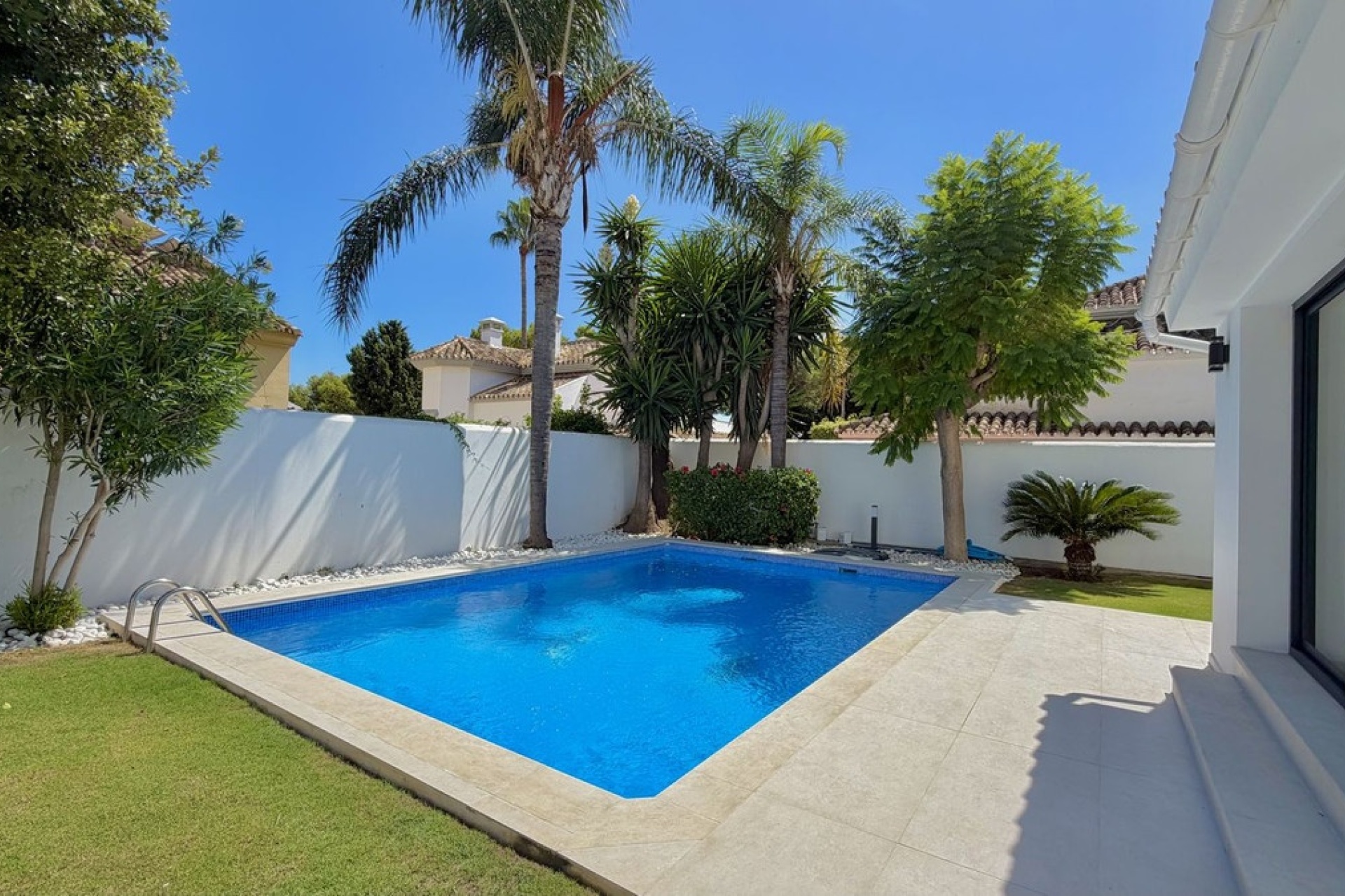 Wiederverkauf - Villa - Marbella - Nueva Andalucía