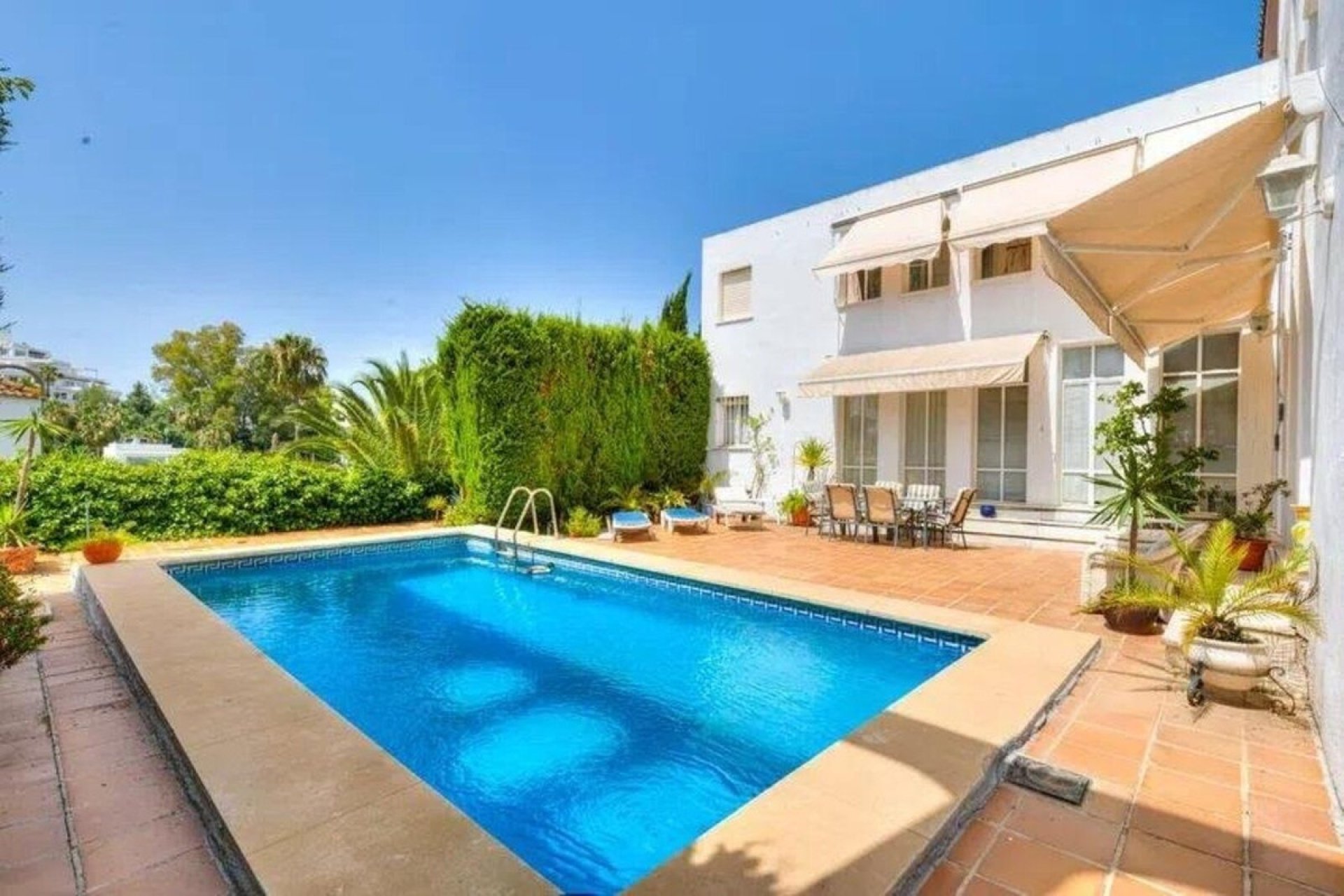 Wiederverkauf - Villa - Marbella - Nueva Andalucía