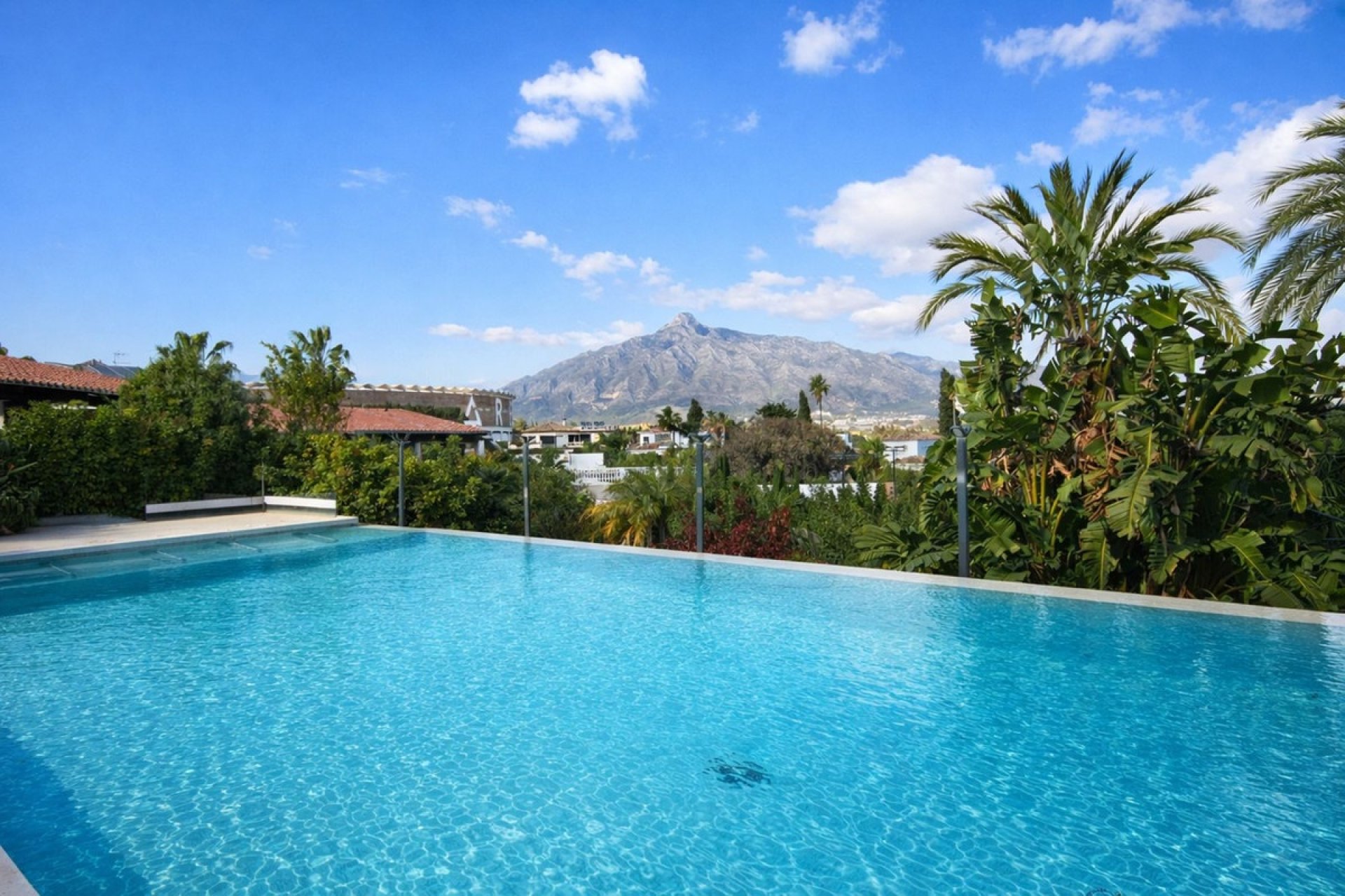 Wiederverkauf - Villa - Marbella - Puerto Banús