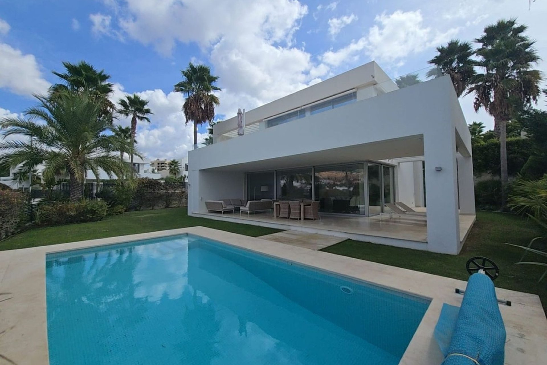 Wiederverkauf - Villa - Marbella - Río Real