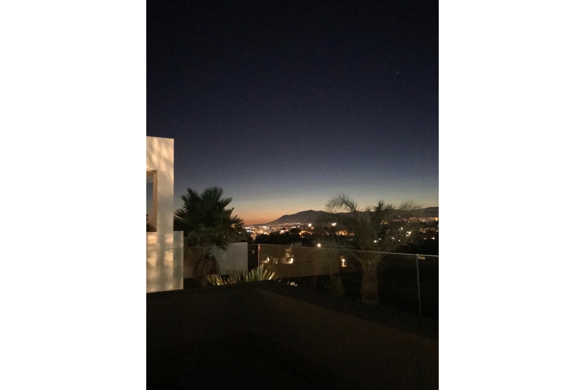 Wiederverkauf - Villa - Marbella - Río Real