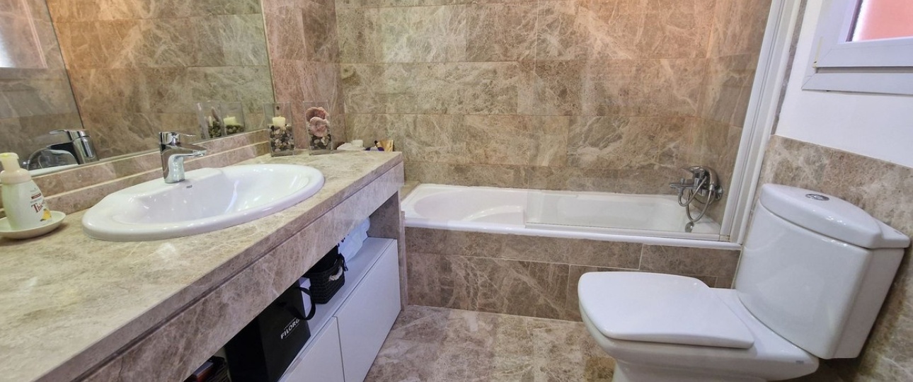 Wiederverkauf - Villa - Marbella - Santa Clara