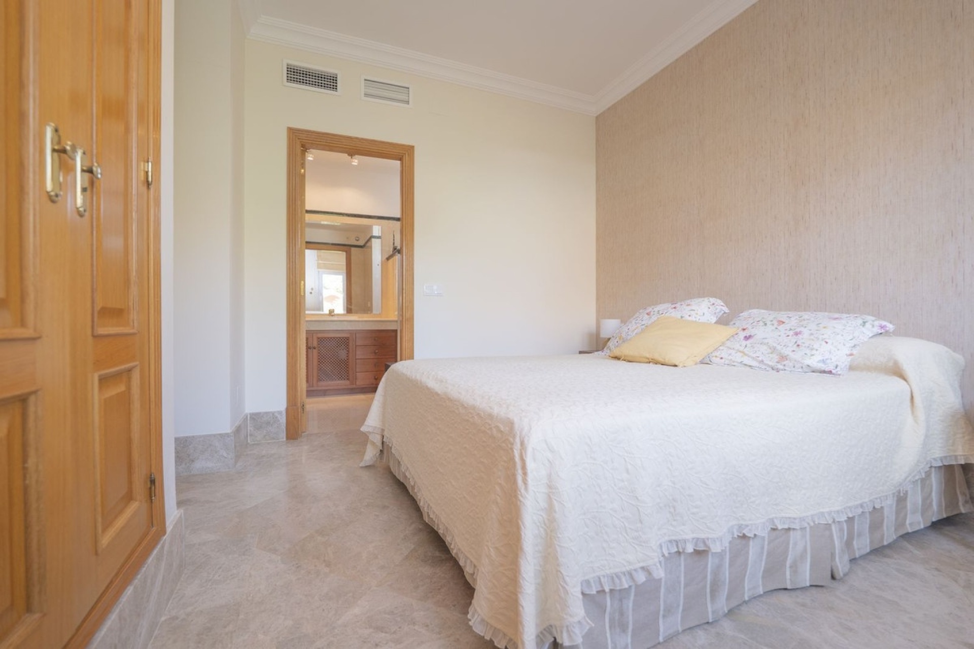 Wiederverkauf - Villa - Marbella - Santa Clara