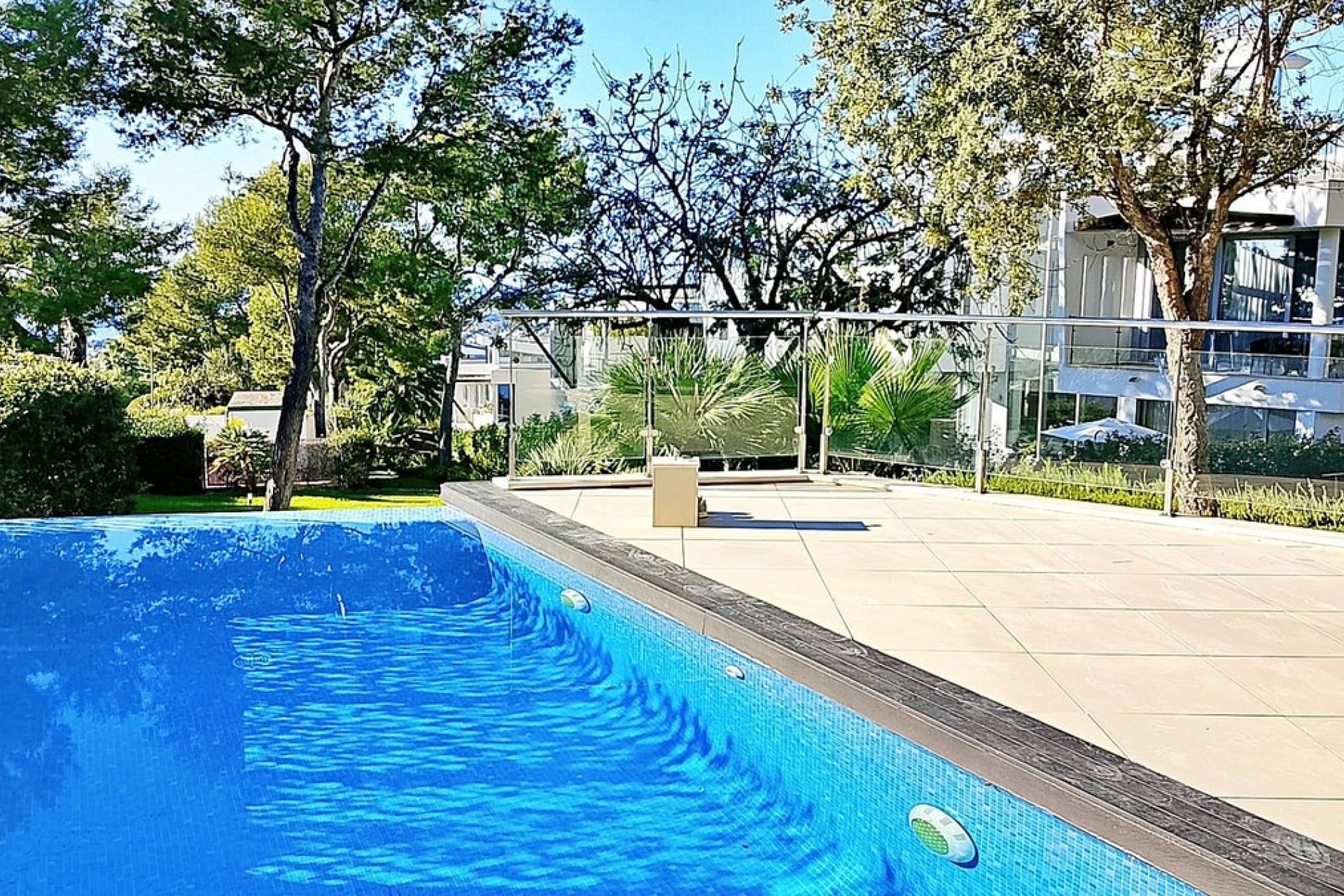 Wiederverkauf - Villa - Marbella - Sierra Blanca
