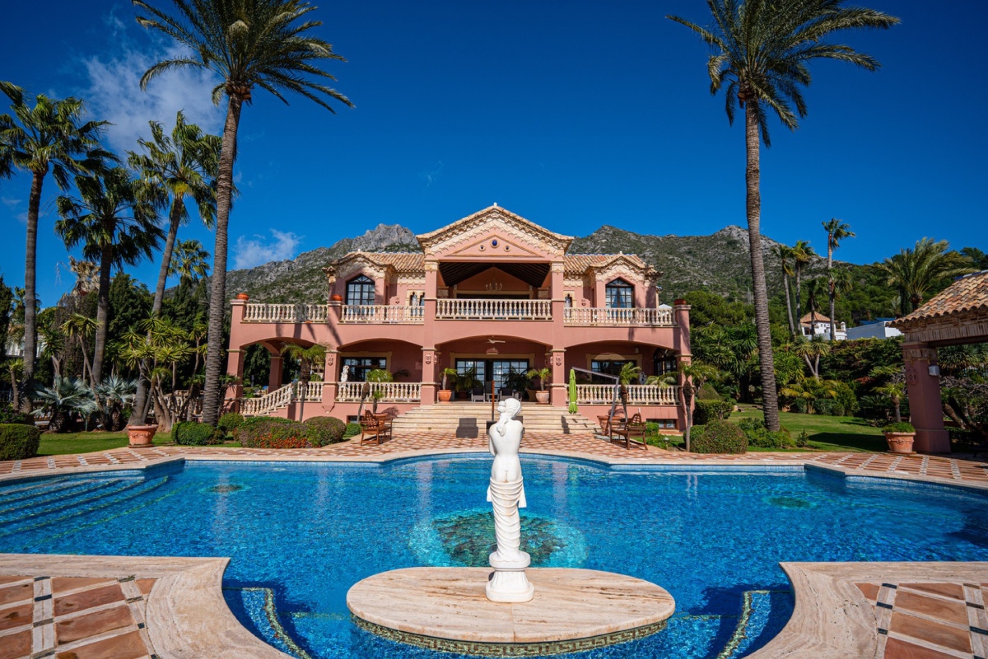 Wiederverkauf - Villa - Marbella - Sierra Blanca
