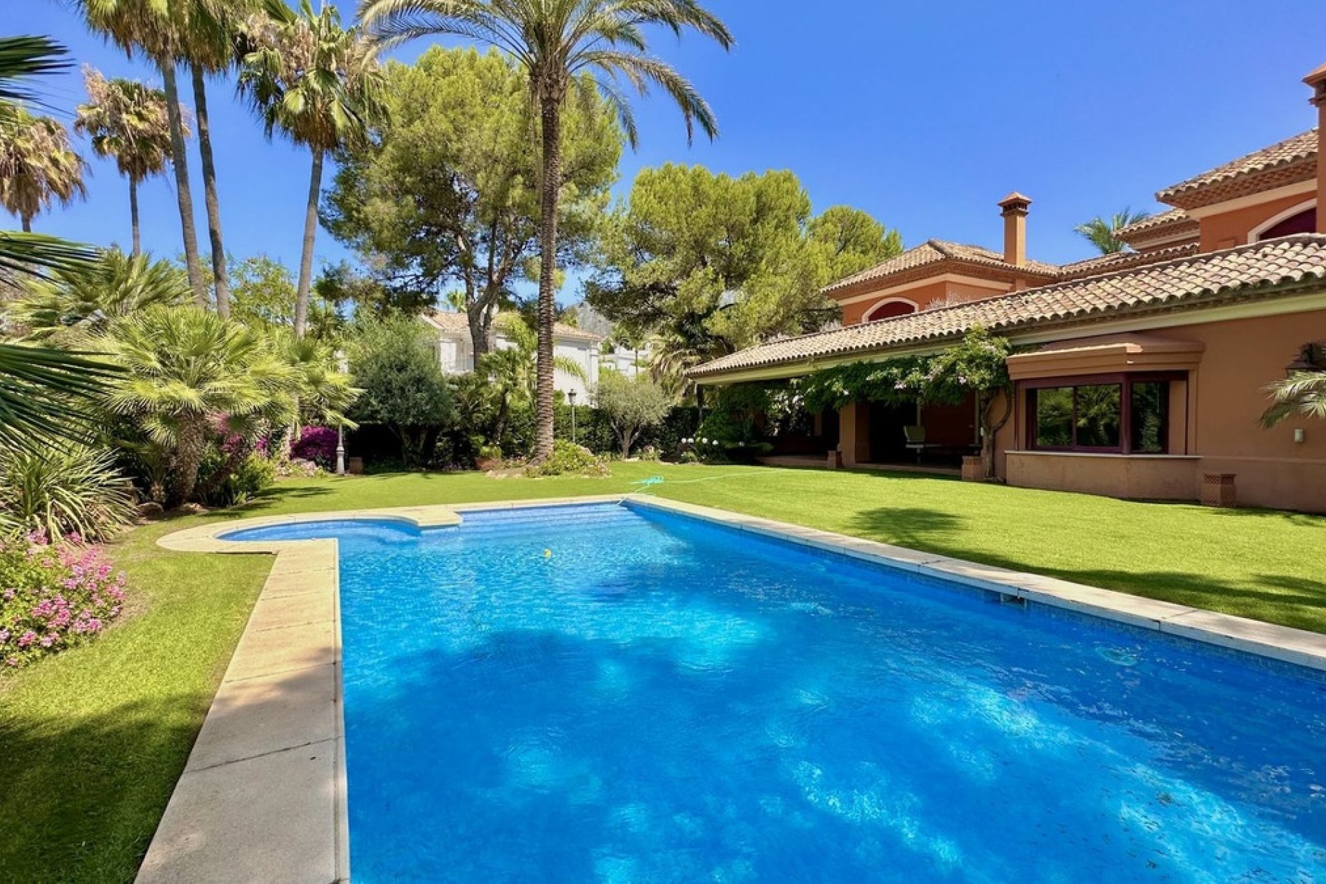 Wiederverkauf - Villa - Marbella - The Golden Mile
