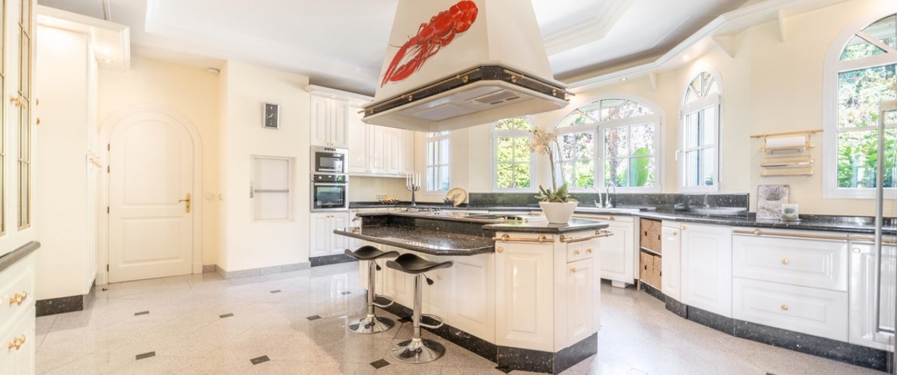 Wiederverkauf - Villa - Marbella - The Golden Mile