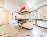 Wiederverkauf - Villa - Marbella - The Golden Mile