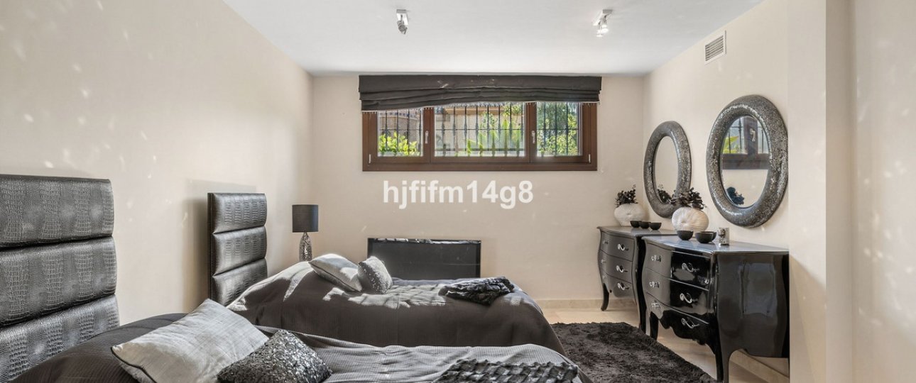 Wiederverkauf - Villa - Marbella - The Golden Mile