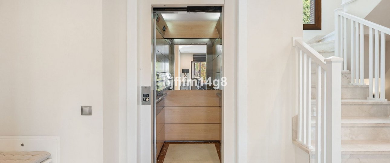 Wiederverkauf - Villa - Marbella - The Golden Mile