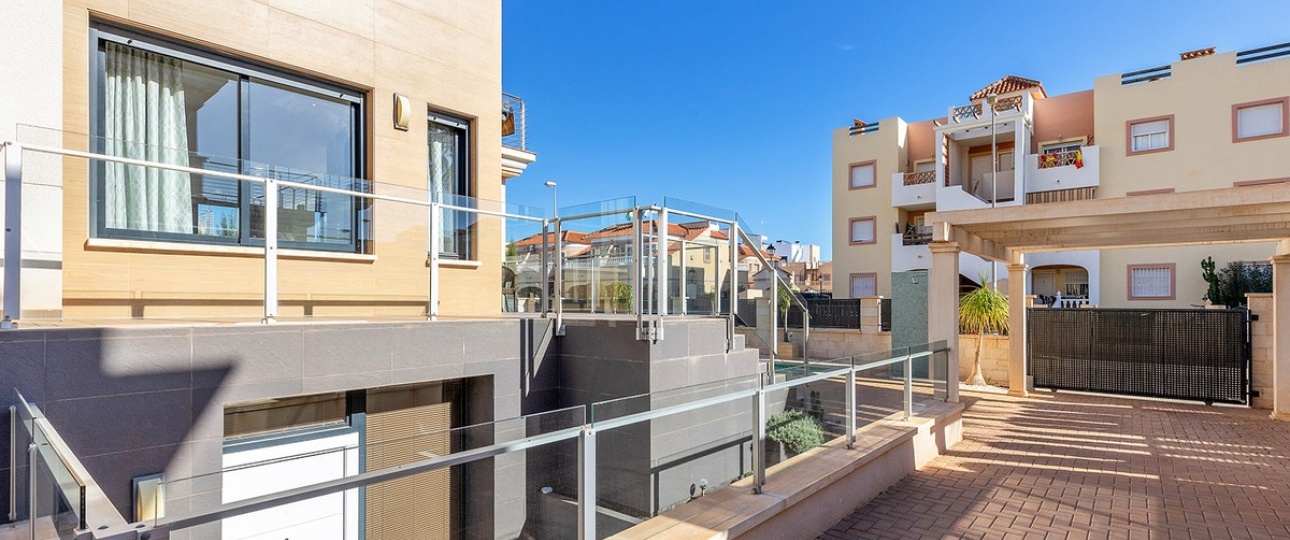 Wiederverkauf - Villa - Orihuela - La Zenia