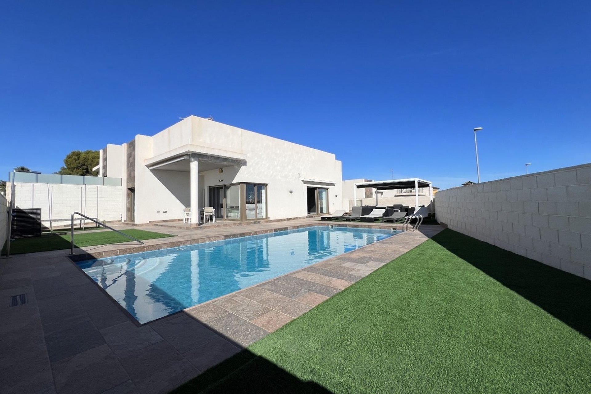 Wiederverkauf - Villa - Orihuela - Orihuela Costa