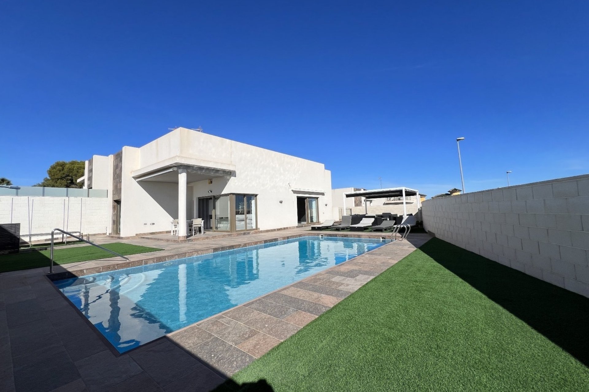 Wiederverkauf - Villa - Orihuela - Orihuela Costa