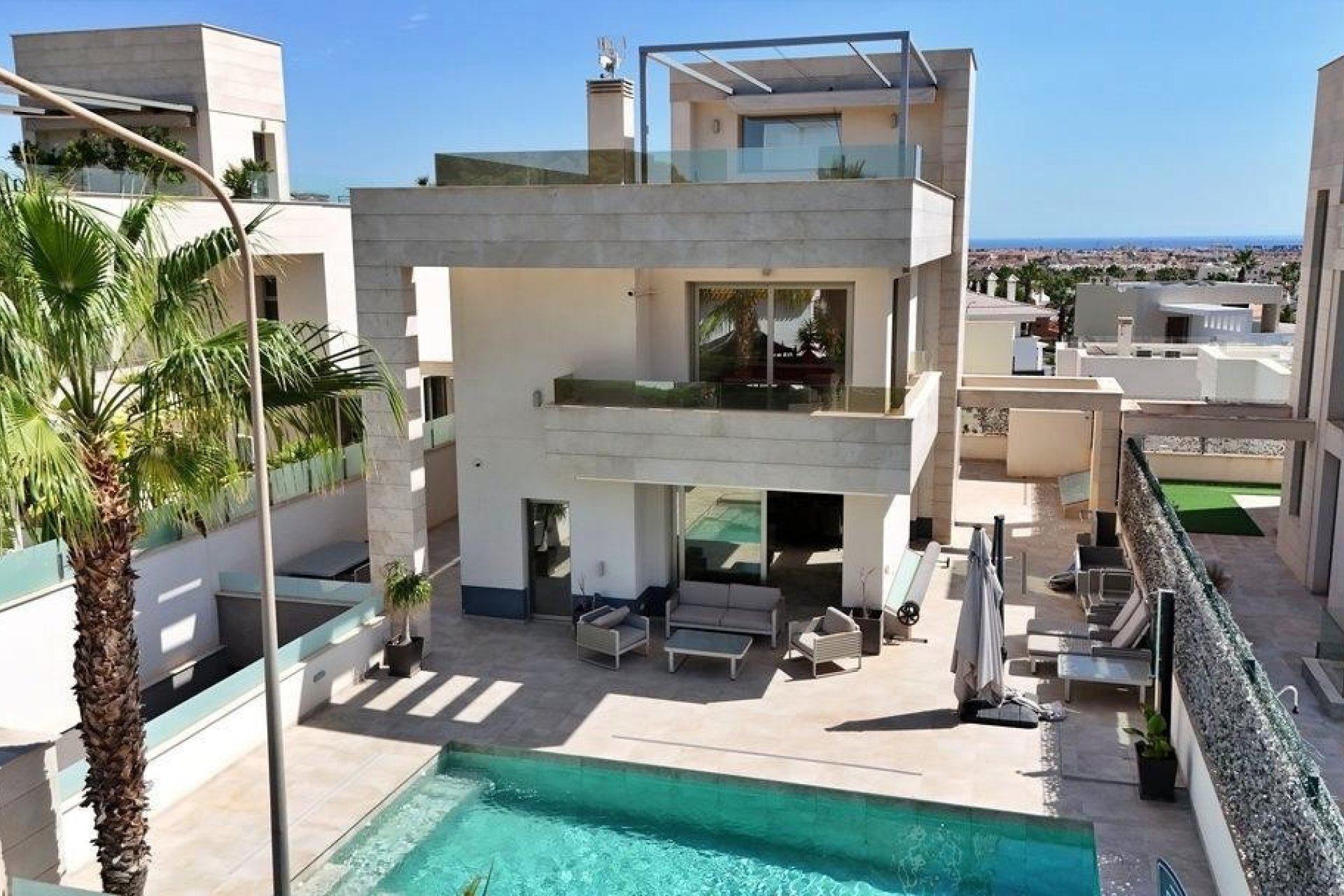 Wiederverkauf - Villa - Orihuela - Villamartin