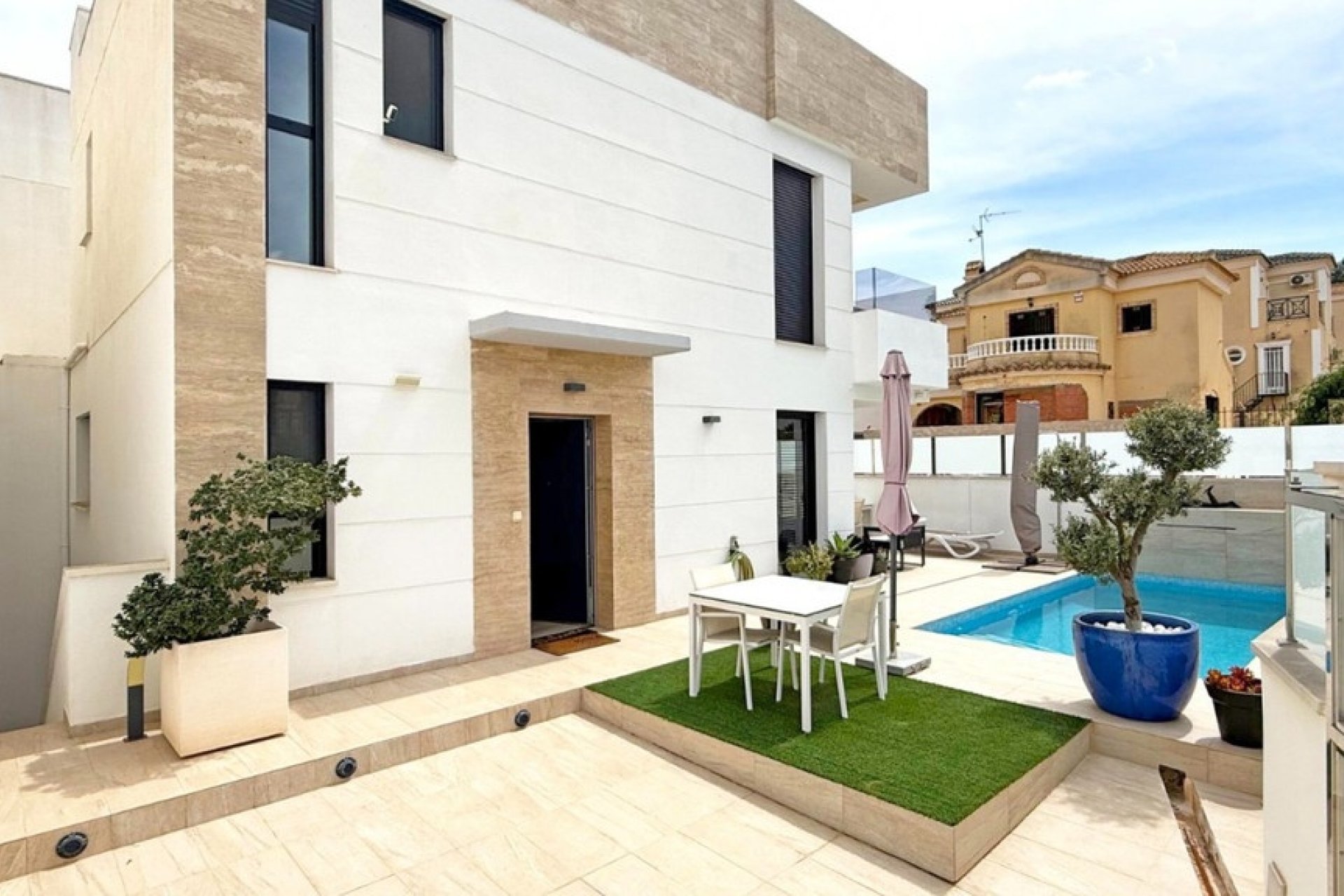 Wiederverkauf - Villa - Orihuela - Villamartin