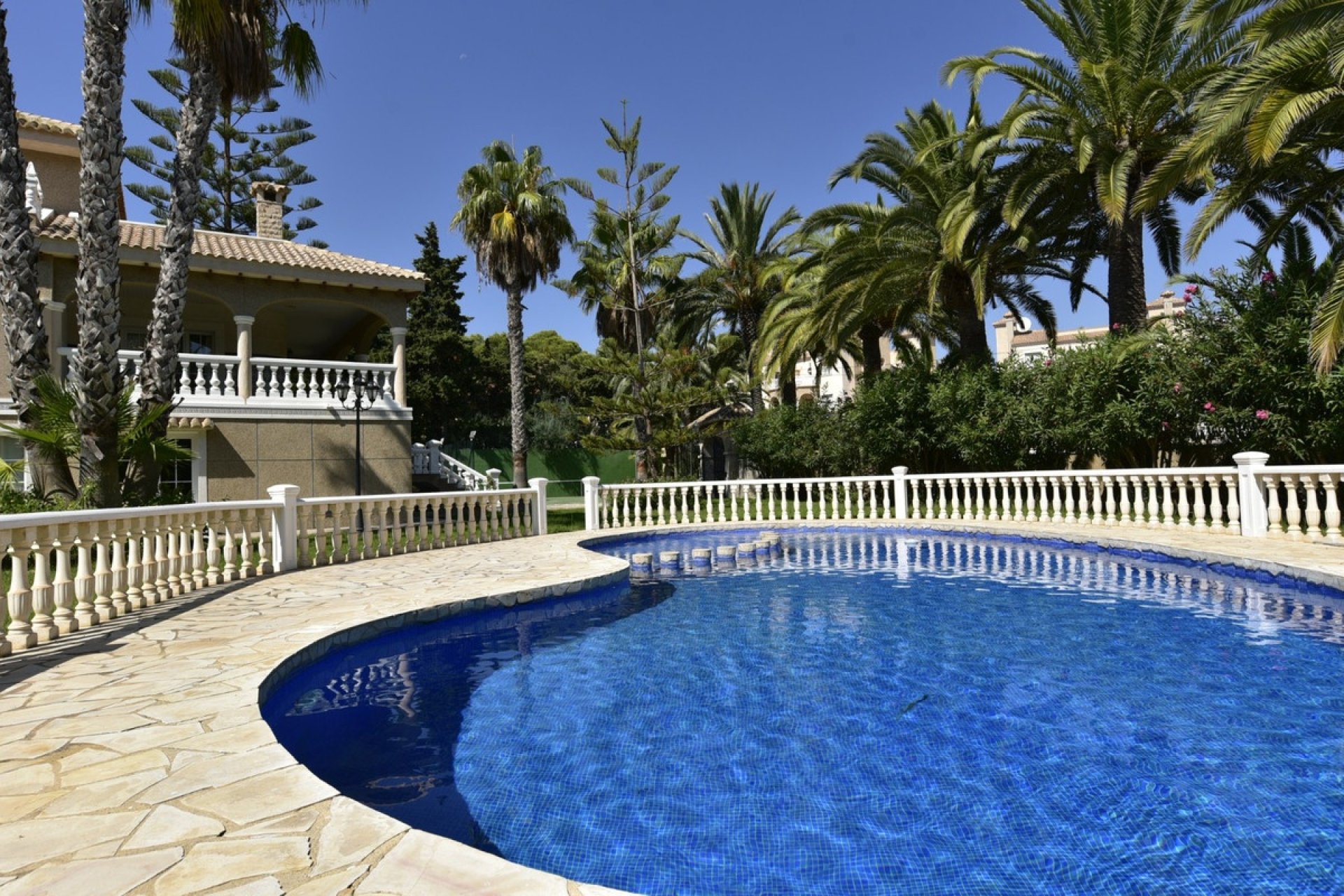 Wiederverkauf - Villa - Orihuela - Villamartin