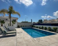 Wiederverkauf - Villa - Orihuela - Villamartin