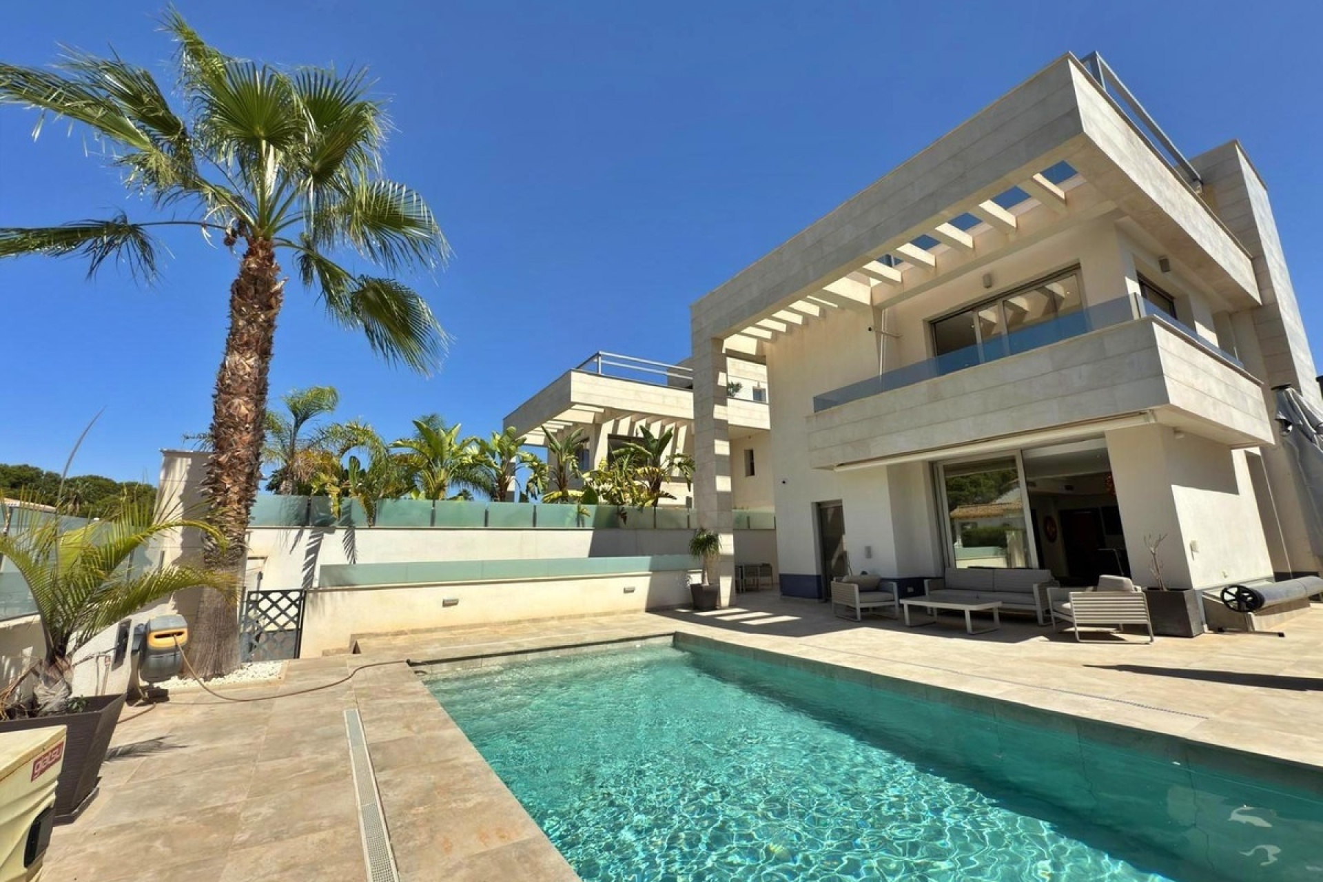 Wiederverkauf - Villa - Orihuela - Villamartin
