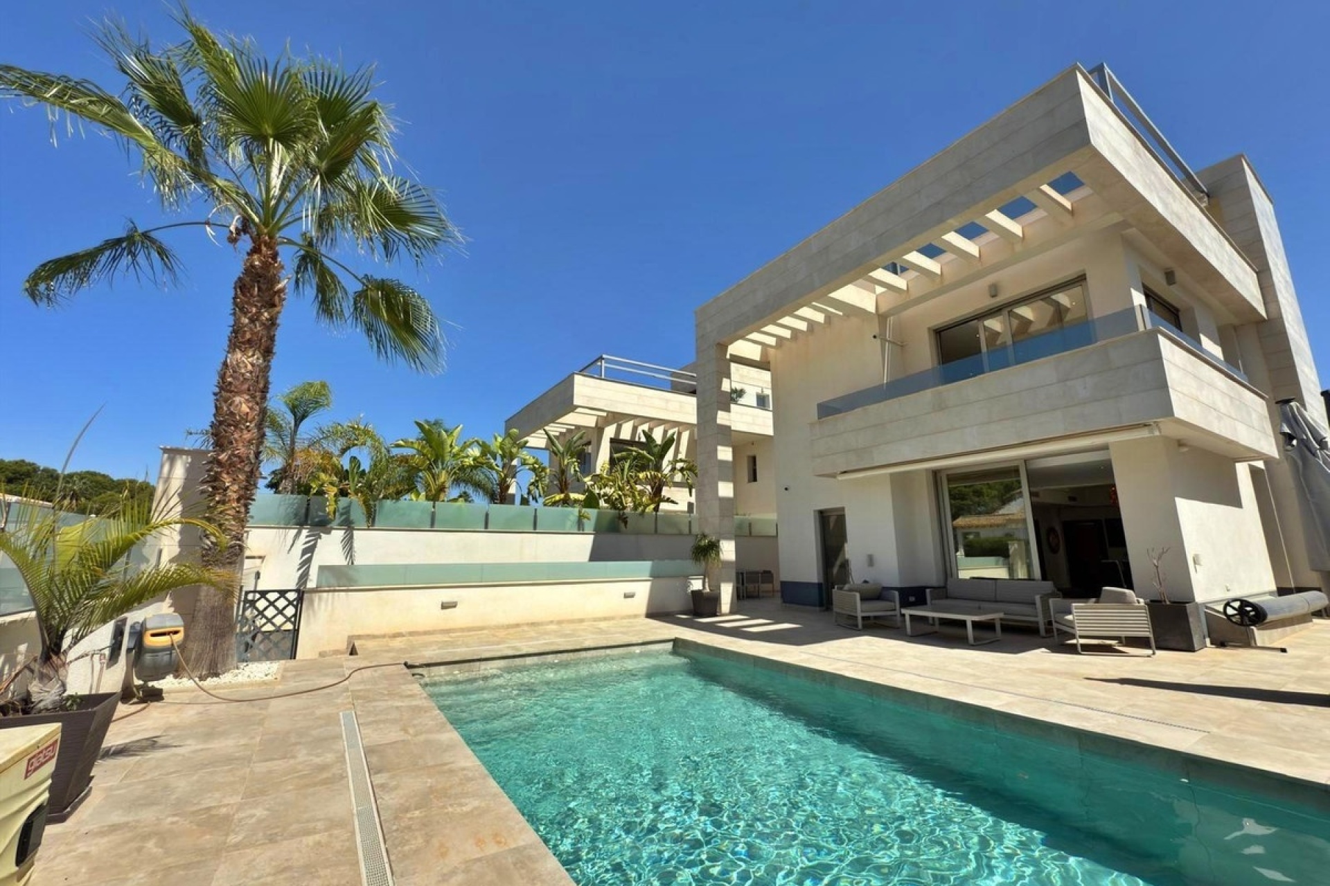 Wiederverkauf - Villa - Orihuela - Villamartin