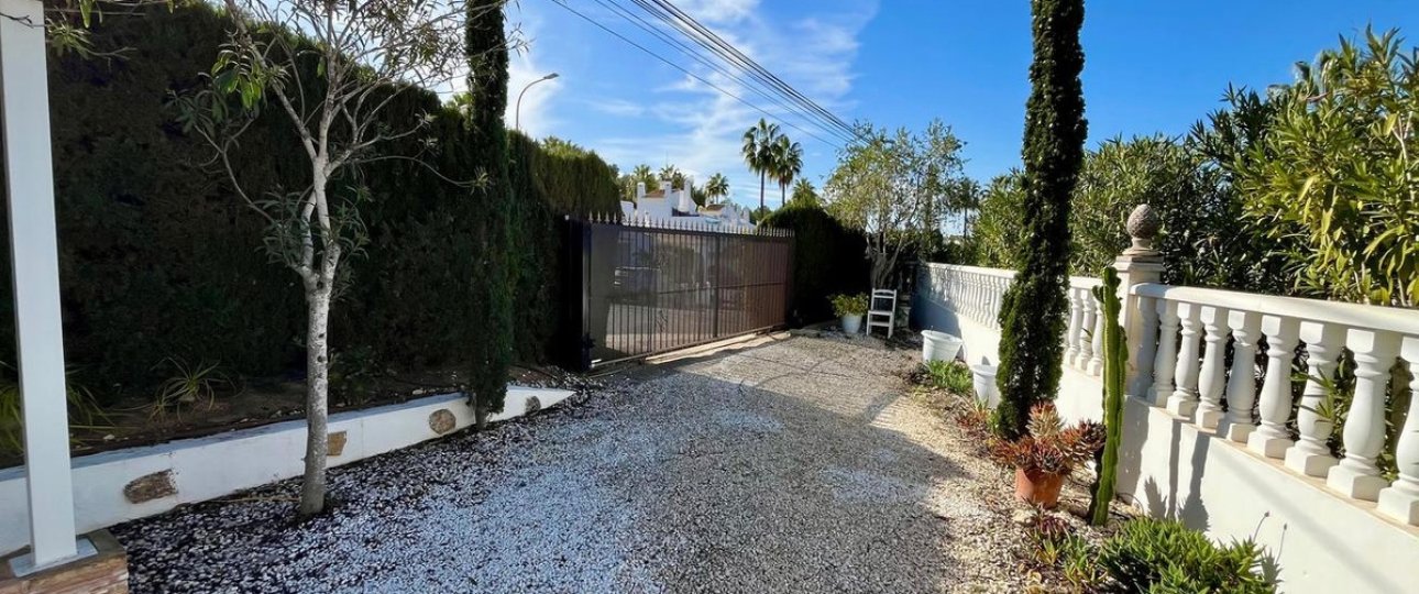 Wiederverkauf - Villa - Orihuela - Villamartin