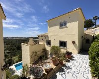 Wiederverkauf - Villa - Orihuela - Villamartin