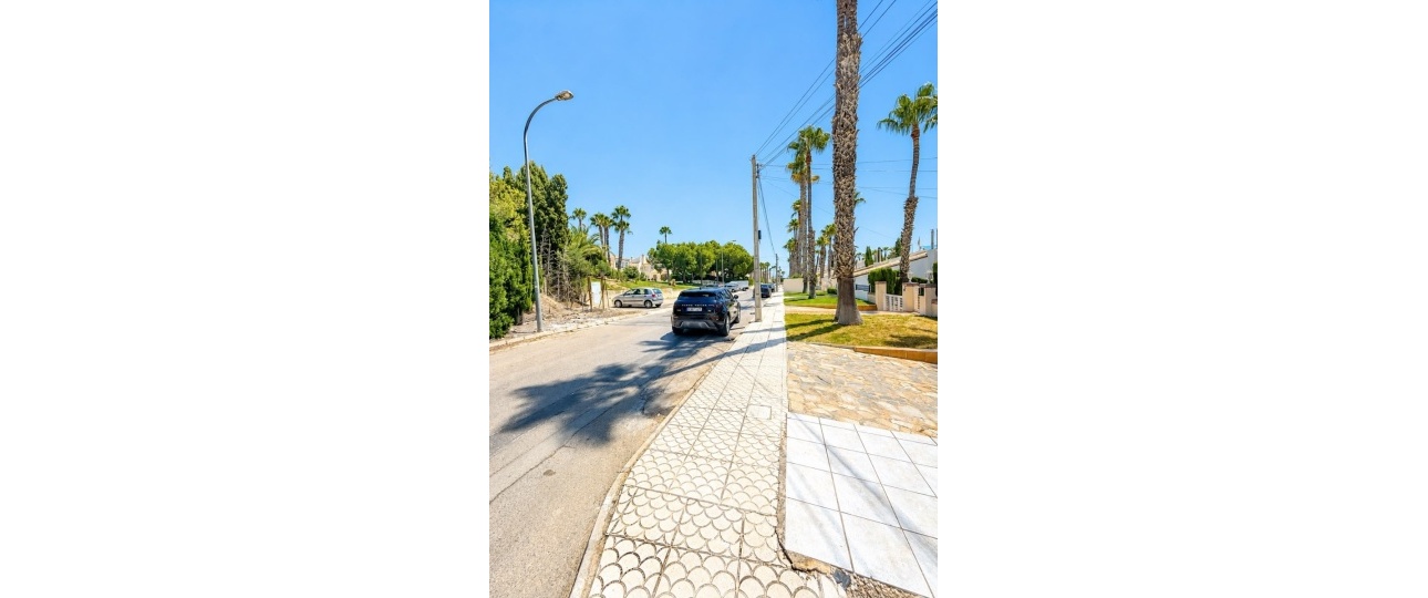 Wiederverkauf - Villa - Orihuela - Villamartin