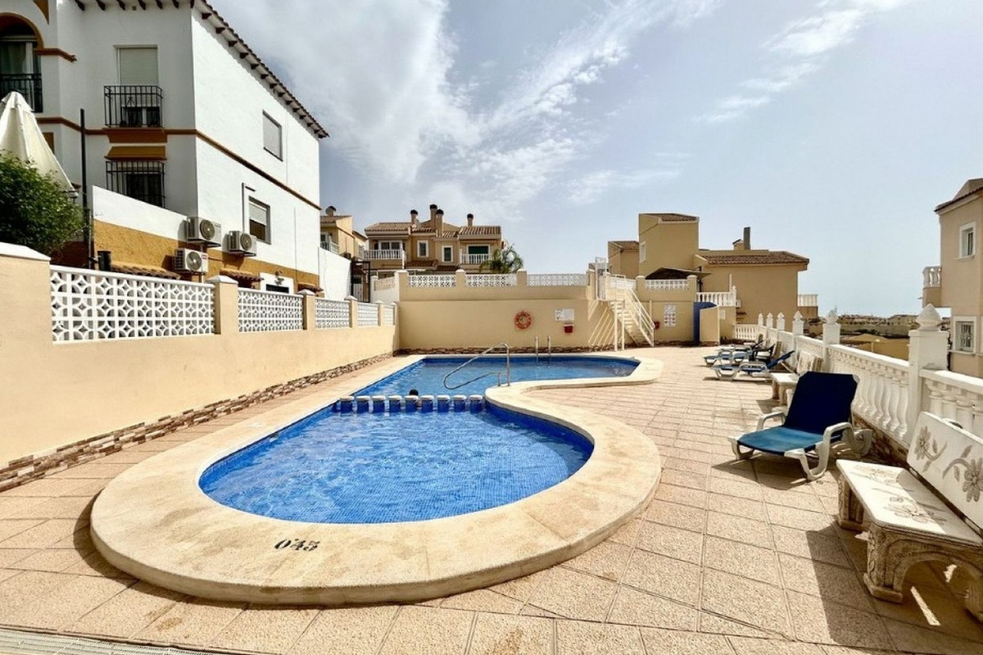Wiederverkauf - Villa - Orihuela - Villamartin