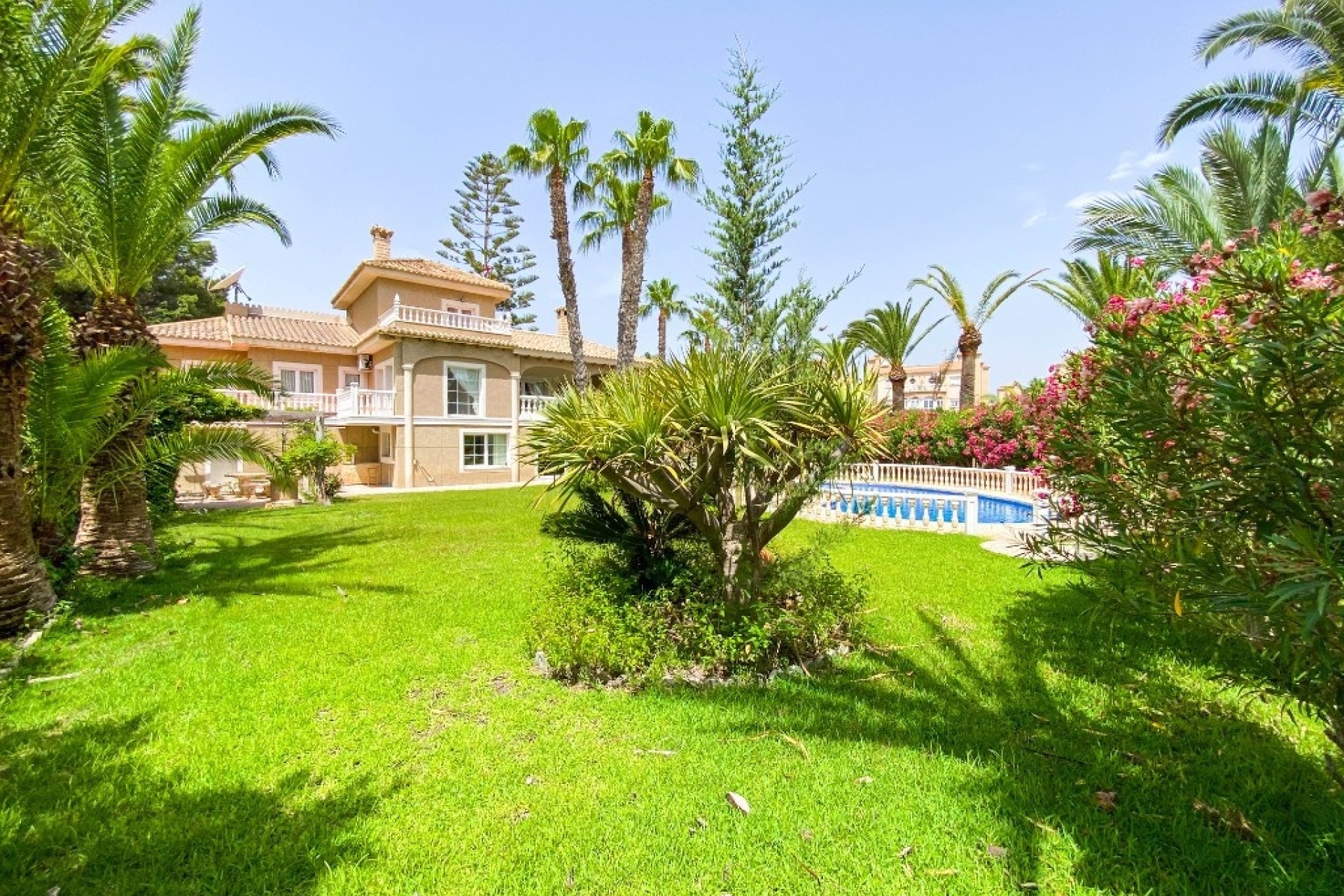 Wiederverkauf - Villa - Orihuela - Villamartin