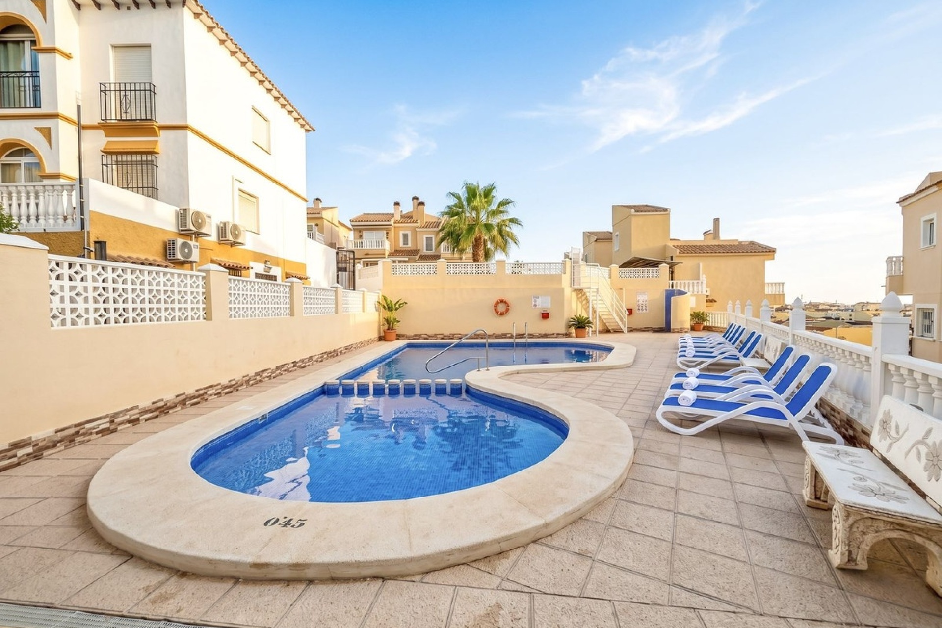Wiederverkauf - Villa - Orihuela - Villamartin