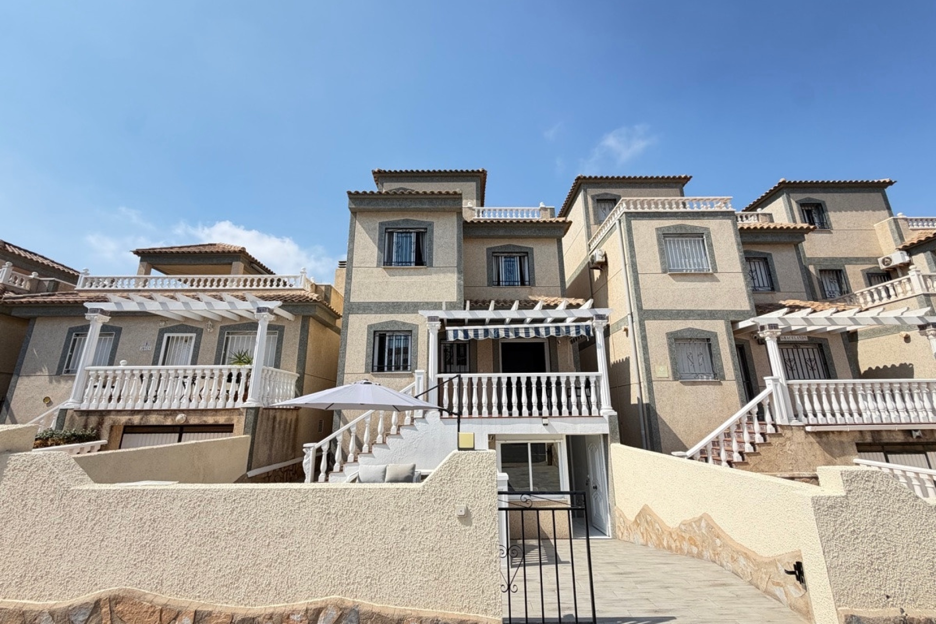 Wiederverkauf - Villa - Orihuela - Villamartin