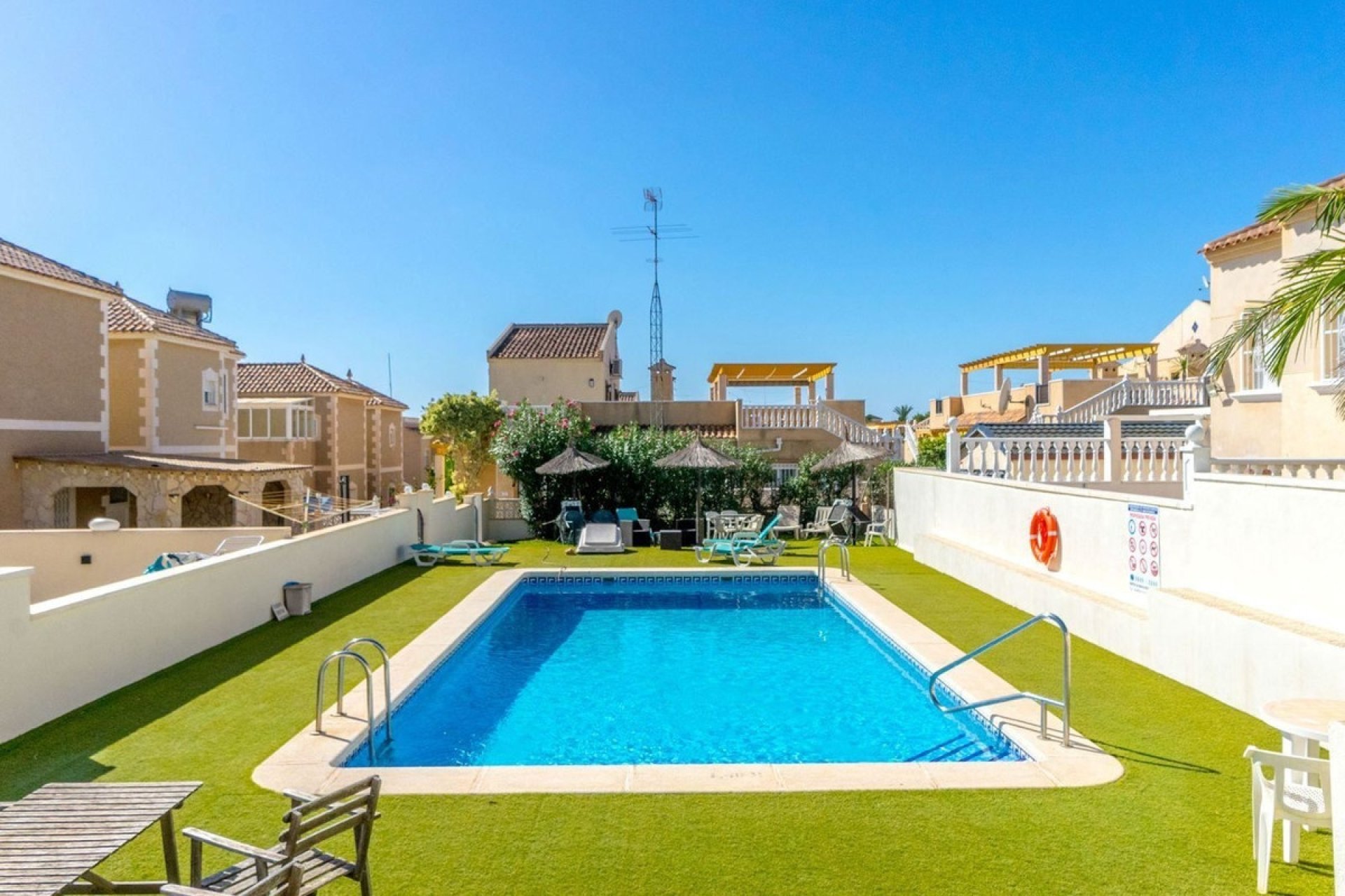 Wiederverkauf - Villa - Orihuela - Villamartin