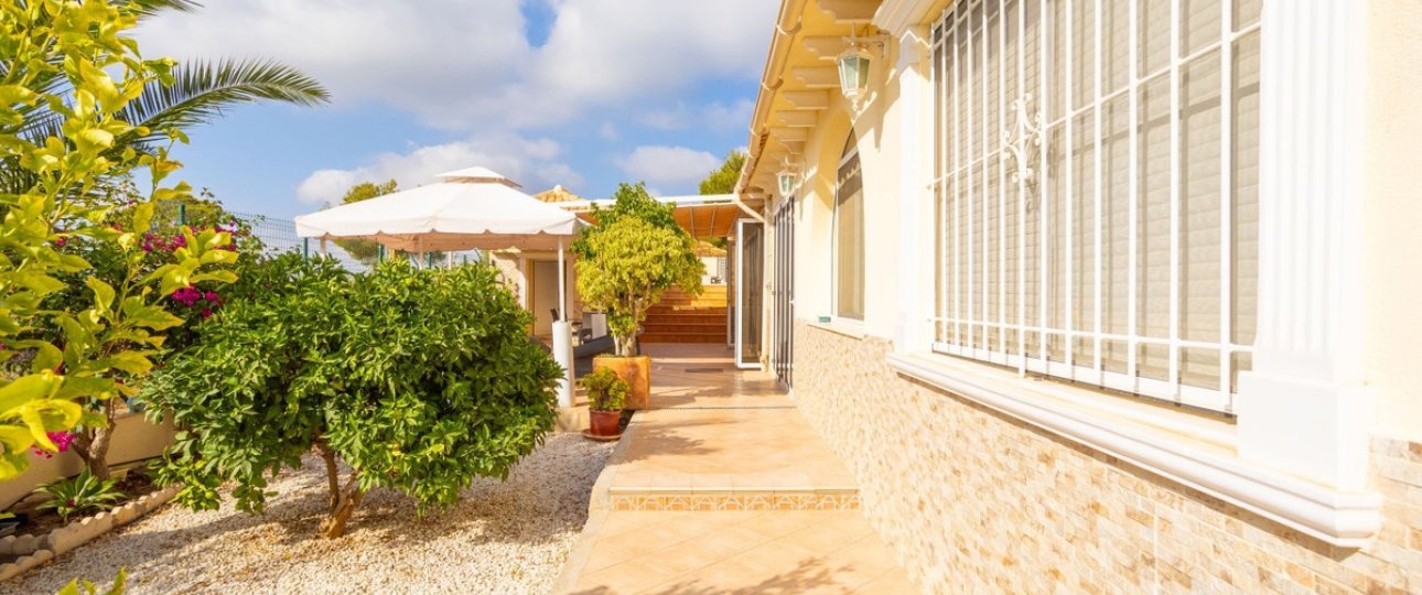 Wiederverkauf - Villa - Orihuela - Villamartin
